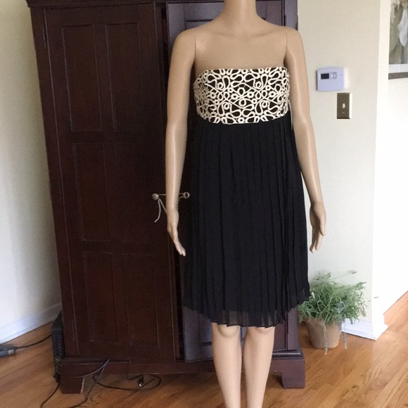 Lilly Pulitzer Dresses & Skirts - NWT Lilly Pulitzer black dress,gold trim, pleated